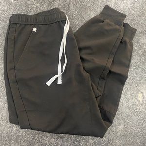 Figs jogger scrubs, medium!